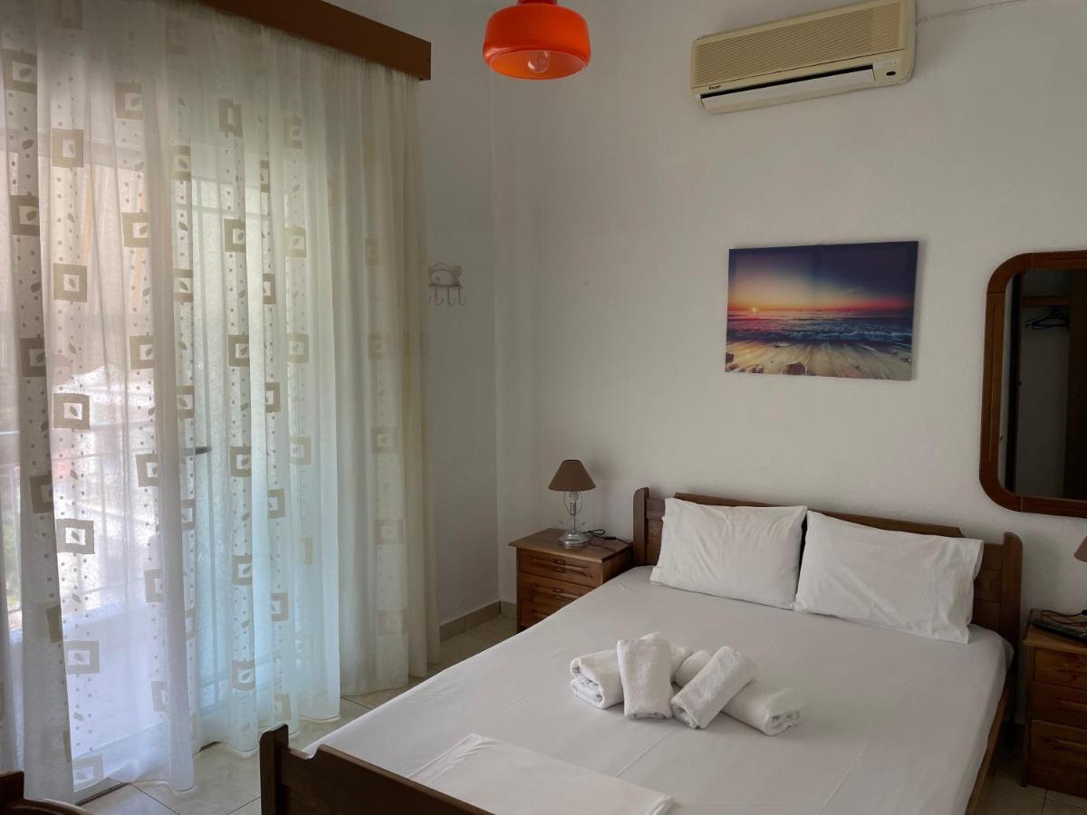 Nikos Rooms เนอาเปรามอส ภายนอก รูปภาพ