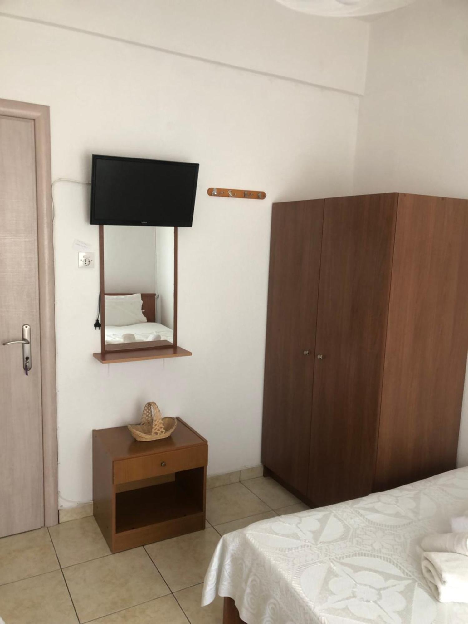 Nikos Rooms เนอาเปรามอส ภายนอก รูปภาพ